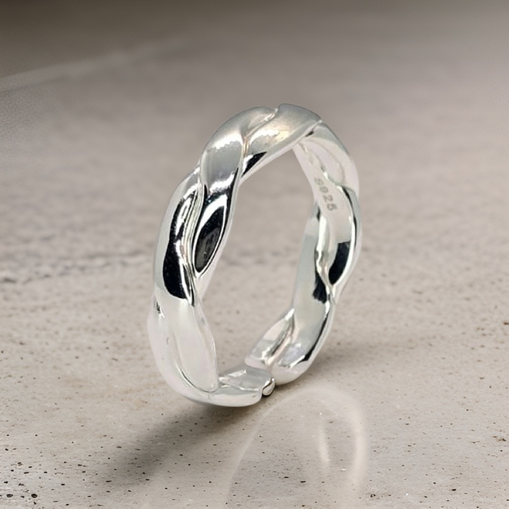 Twist Silver Ring