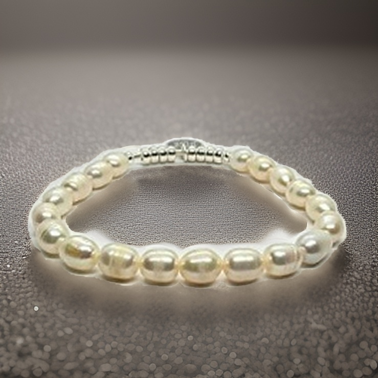 Silver pearl bracelet