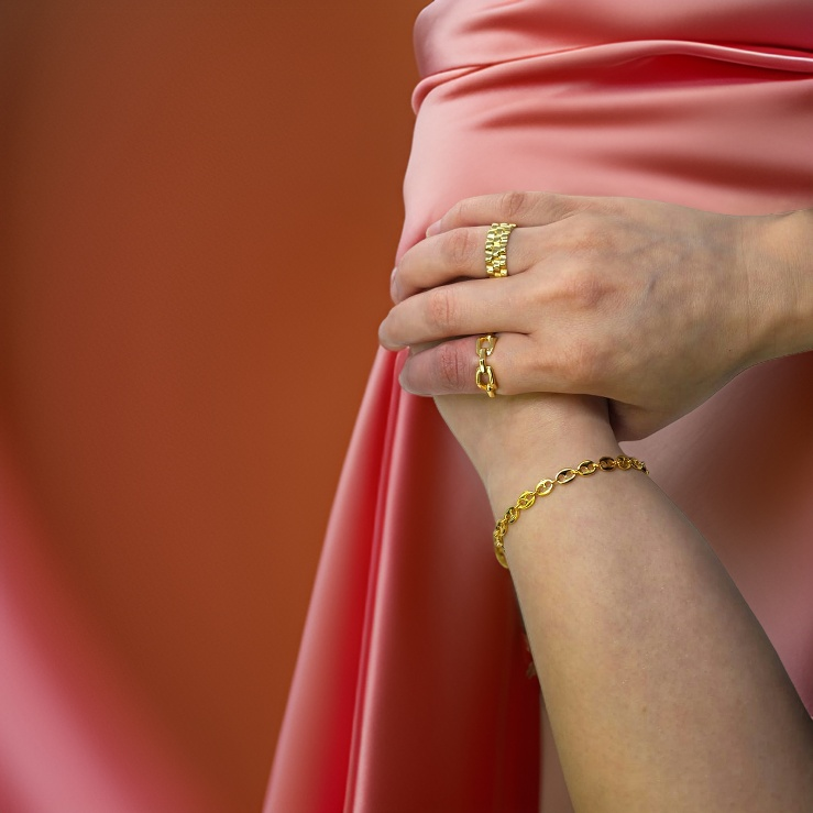 Gold colour bracelet